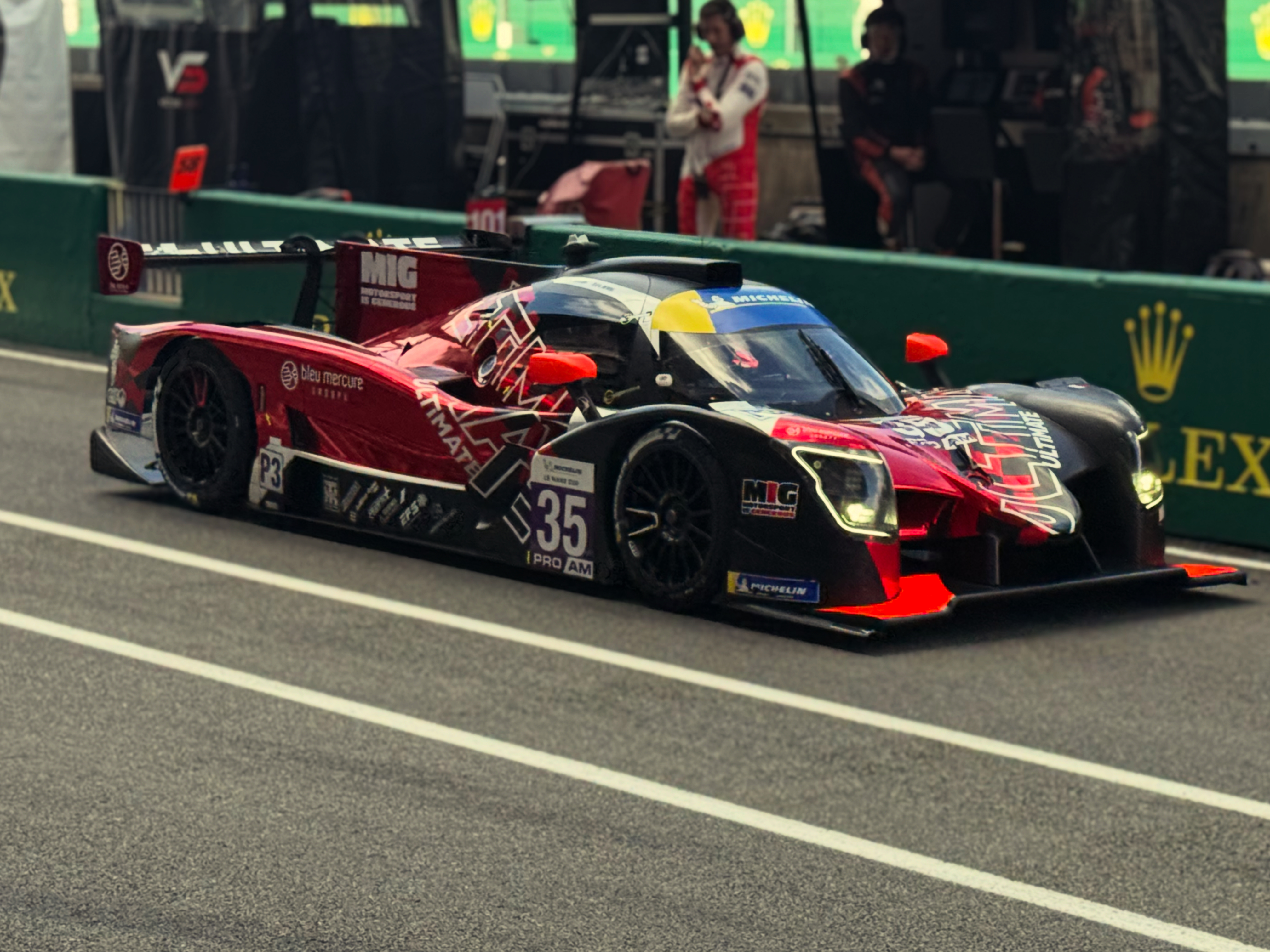 Ultimate #35 on track