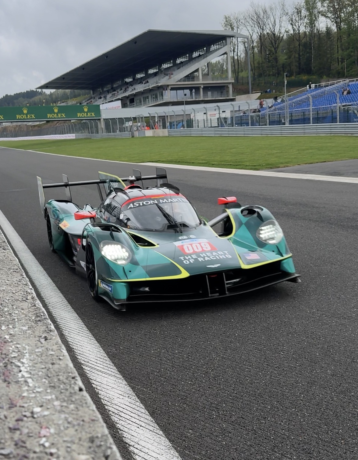 Aston Martin Valkyrie #009, The Heart of Racing